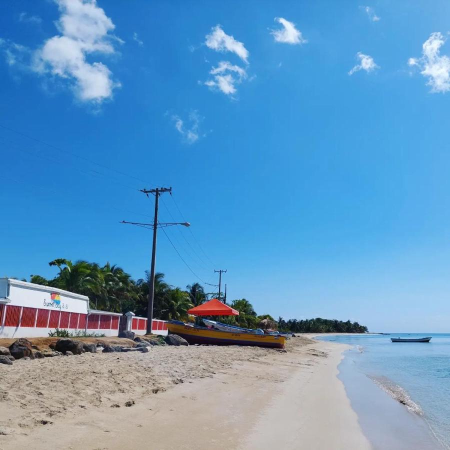 Sunset Bay B&B Brig Bay 外观 照片